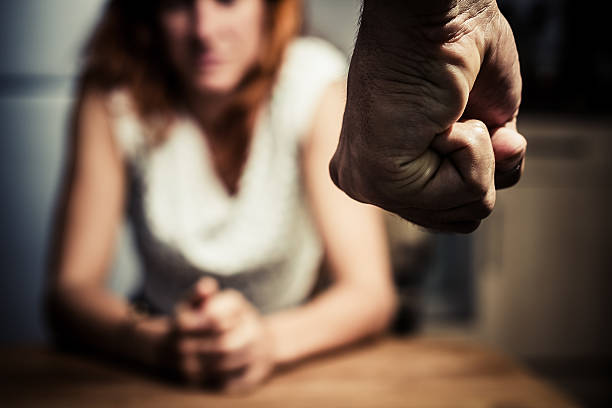 La violence conjugale : causes et conséquences
