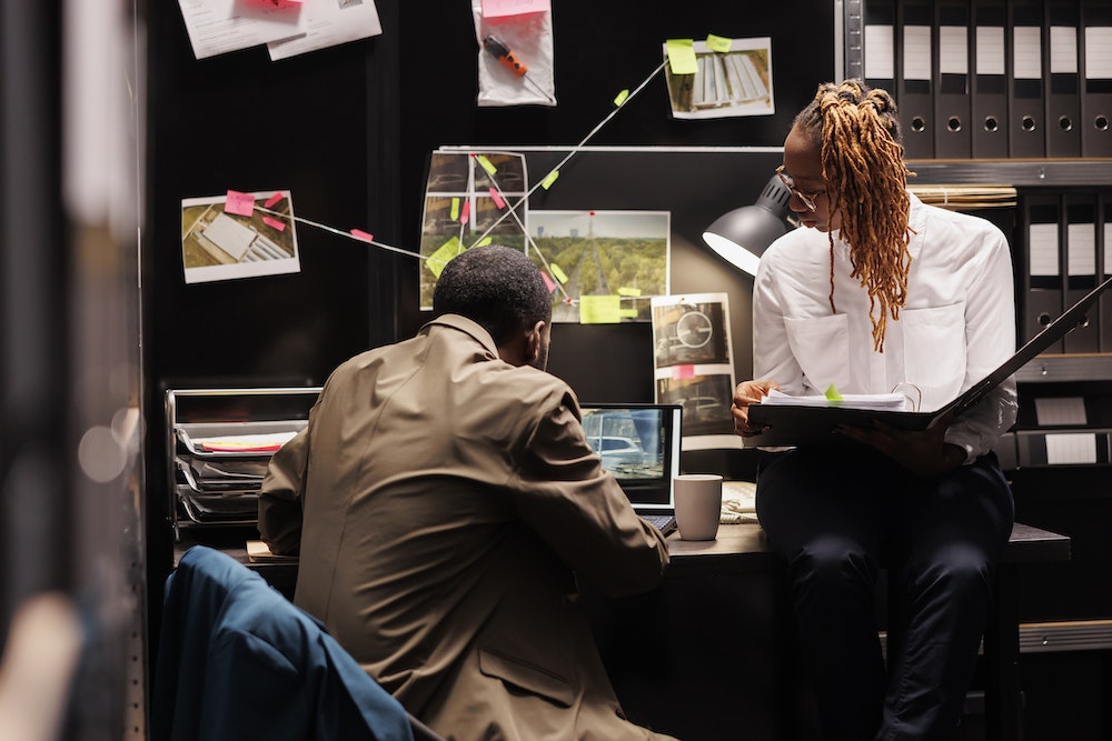 Détective privé : comment se déroule la surveillance des conflits de travail en France ?