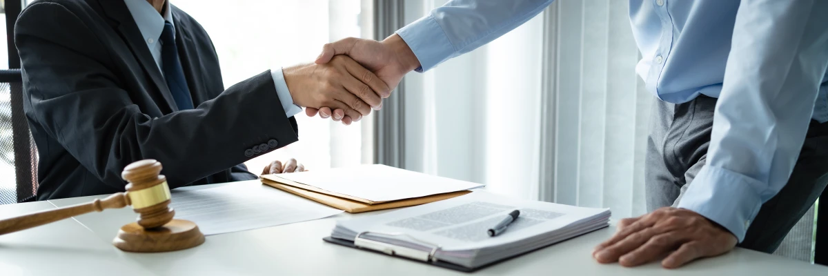 Maîtrisez la rédaction de vos annonces légales : conseils d'un avocat