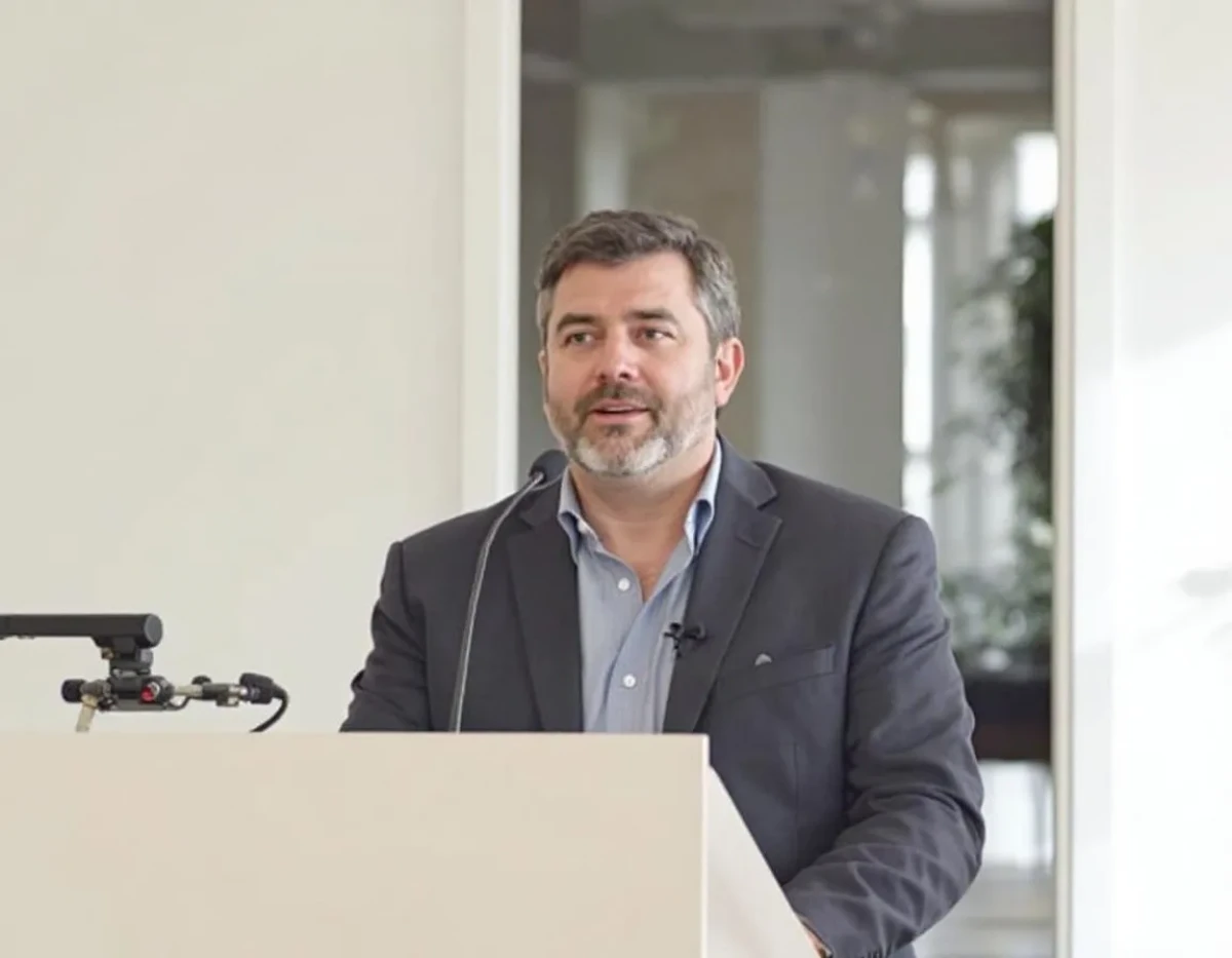 Noms de domaine et responsabilité juridique : enjeux et défis face aux contenus illicites